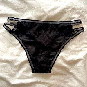 Beautiful LIVY STUDIO  brief size S